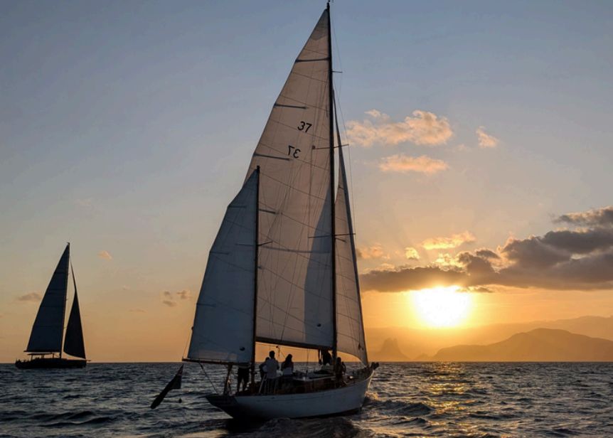 es-vedra-yacht-sunset.jpg