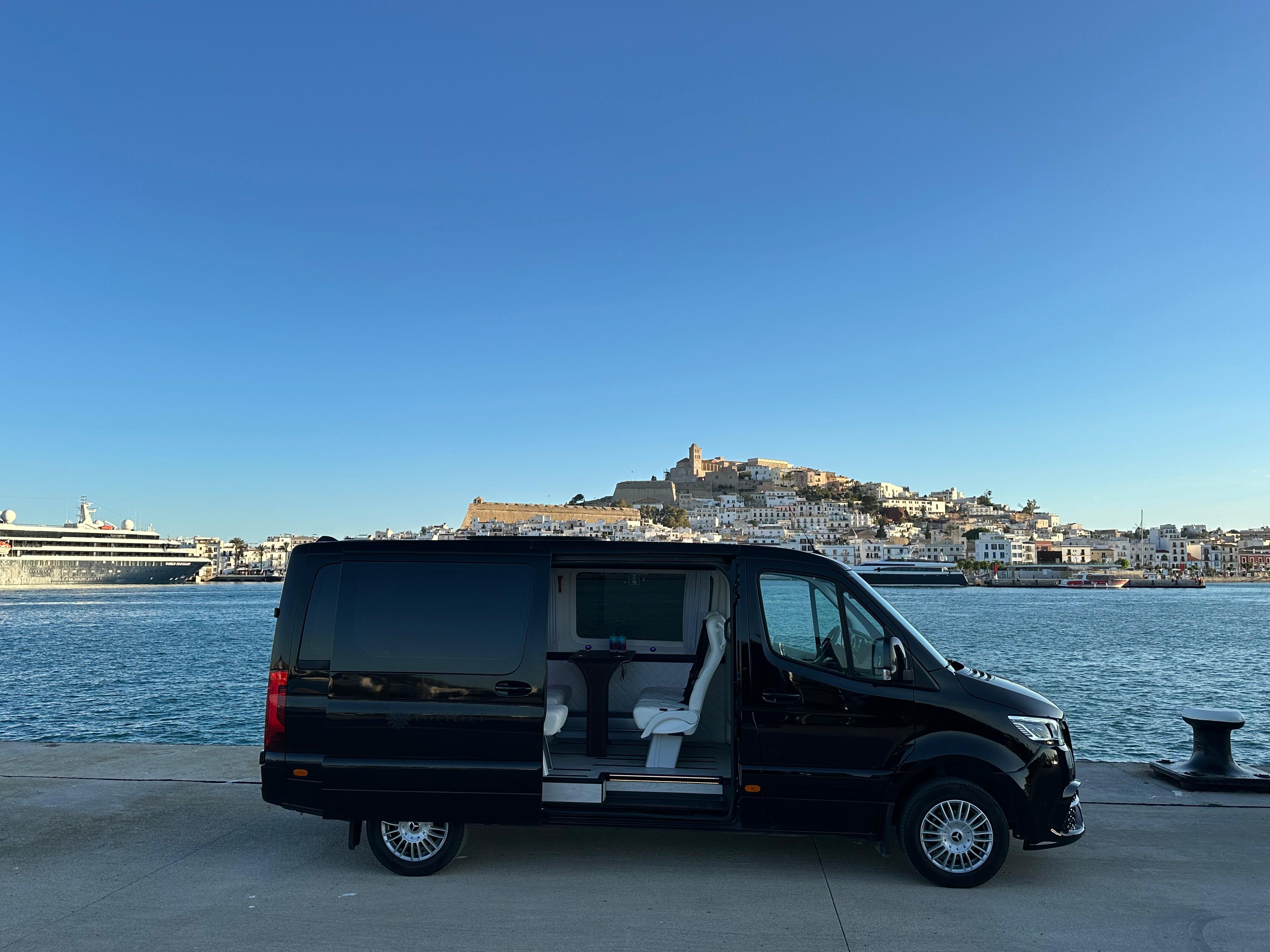 Photo of Mercedes-Benz Sprinter