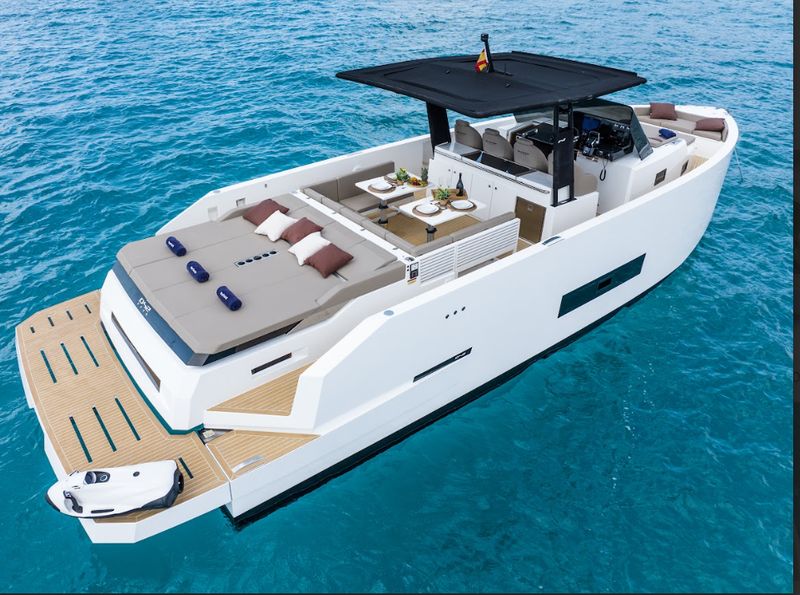 De Antonio 42 premium dayboat